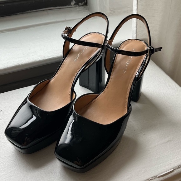 Marc Fisher Nazria Platform Pump - Picture 2 of 8